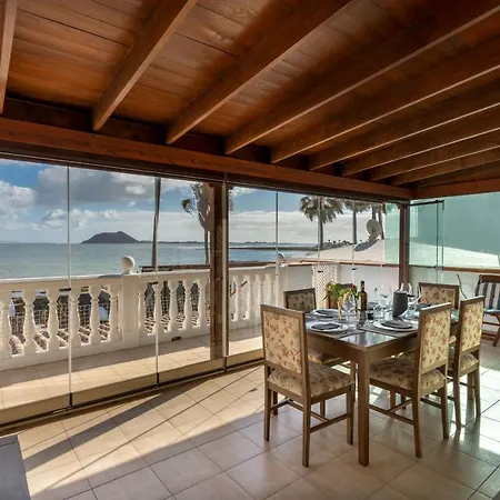 Gran Marina Beachfront By Holidays 别墅