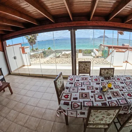 Gran Marina Beachfront By Holidays * 科拉雷侯