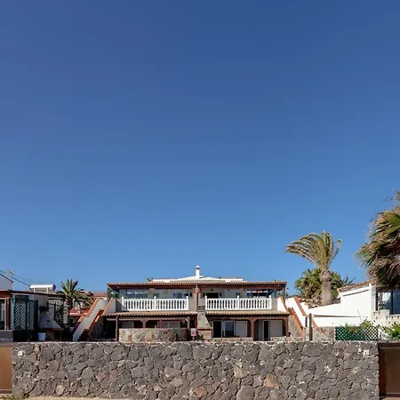 Gran Marina Beachfront By Holidays Villa Corralejo