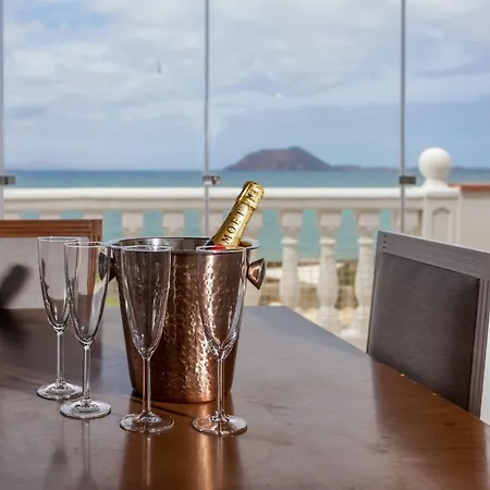 Gran Marina Beachfront By Holidays Villa Corralejo