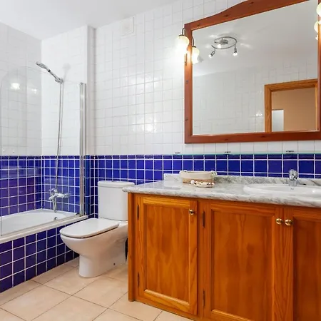 Gran Marina Beachfront By Holidays Villa *